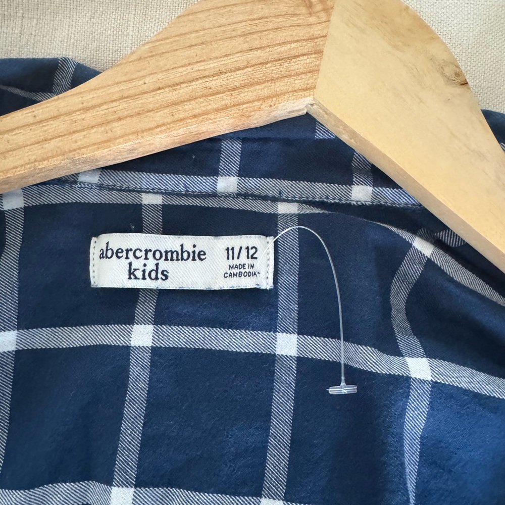 Abercrombie Kids Navy and White Plaid Shirt size 11/12 - Picture 2 of 7